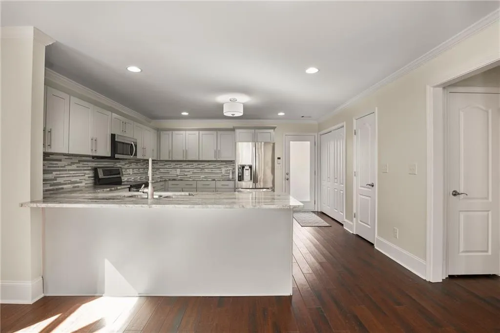 1964 Hollywood Road Nw, Atlanta, Georgia 30318, 3 Bedrooms Bedrooms, ,2 BathroomsBathrooms,Residential,For Sale,1964 Hollywood Road Nw,7535910