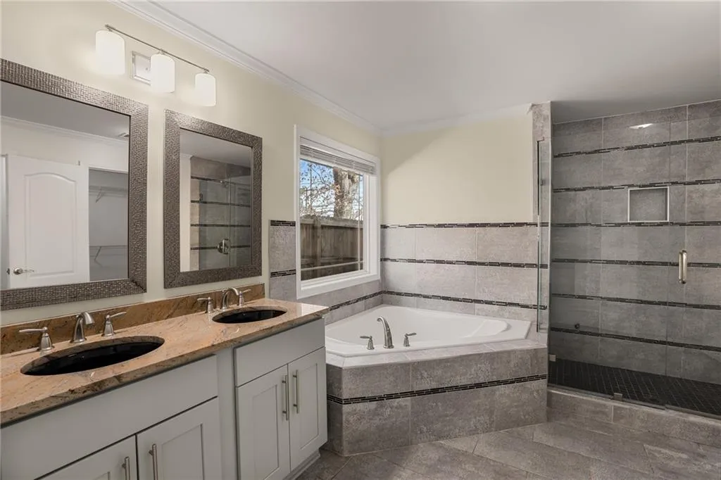 1964 Hollywood Road Nw, Atlanta, Georgia 30318, 3 Bedrooms Bedrooms, ,2 BathroomsBathrooms,Residential,For Sale,1964 Hollywood Road Nw,7535910