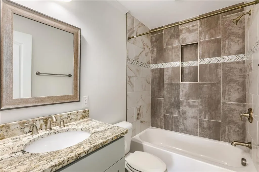 1964 Hollywood Road Nw, Atlanta, Georgia 30318, 3 Bedrooms Bedrooms, ,2 BathroomsBathrooms,Residential,For Sale,1964 Hollywood Road Nw,7535910