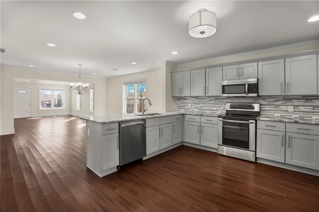 1964 Hollywood Road Nw, Atlanta, Georgia 30318, 3 Bedrooms Bedrooms, ,2 BathroomsBathrooms,Residential,For Sale,1964 Hollywood Road Nw,7535910