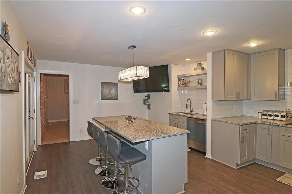 545 Calaveras Drive, Sandy Springs, Georgia 30350, 5 Bedrooms Bedrooms, ,4 BathroomsBathrooms,Residential,Sold,545 Calaveras Drive,6915431