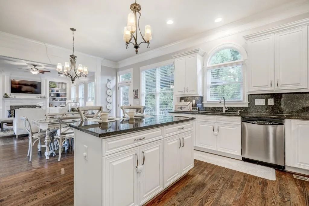 6304 Mount Vernon Oaks Drive, Sandy Springs, Georgia 30328, 5 Bedrooms Bedrooms, ,4 BathroomsBathrooms,Residential,Sold,6304 Mount Vernon Oaks Drive,6753796
