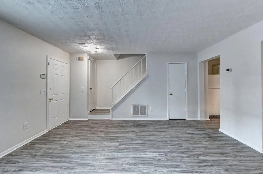 1703 Queen Anne Court, Sandy Springs, Georgia 30350, 2 Bedrooms Bedrooms, ,2 BathroomsBathrooms,Residential,Sold,1703 Queen Anne Court,7020735