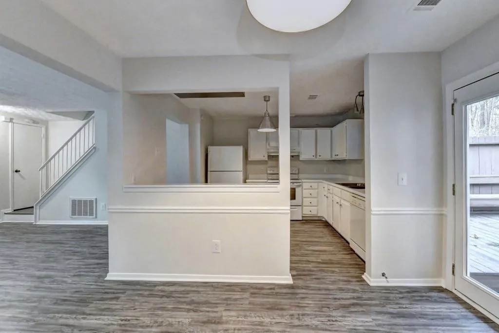 1703 Queen Anne Court, Sandy Springs, Georgia 30350, 2 Bedrooms Bedrooms, ,2 BathroomsBathrooms,Residential,Sold,1703 Queen Anne Court,7020735