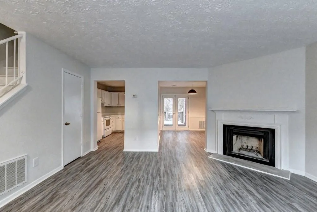 1703 Queen Anne Court, Sandy Springs, Georgia 30350, 2 Bedrooms Bedrooms, ,2 BathroomsBathrooms,Residential,Sold,1703 Queen Anne Court,7020735