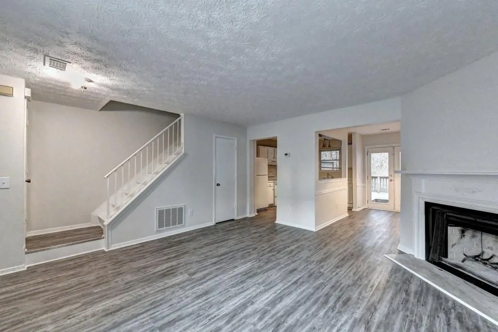 1703 Queen Anne Court, Sandy Springs, Georgia 30350, 2 Bedrooms Bedrooms, ,2 BathroomsBathrooms,Residential,Sold,1703 Queen Anne Court,7020735