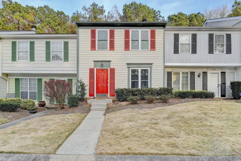 1703 Queen Anne Court, Sandy Springs, Georgia 30350, 2 Bedrooms Bedrooms, ,2 BathroomsBathrooms,Residential,Sold,1703 Queen Anne Court,7020735