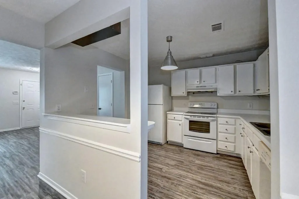 1703 Queen Anne Court, Sandy Springs, Georgia 30350, 2 Bedrooms Bedrooms, ,2 BathroomsBathrooms,Residential,Sold,1703 Queen Anne Court,7020735