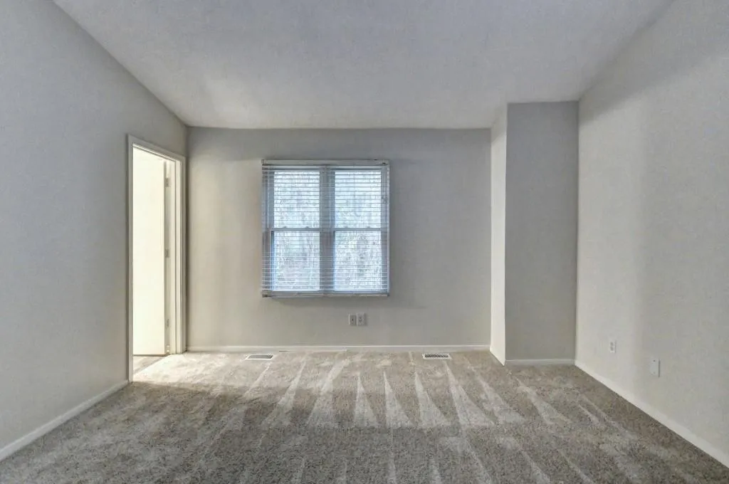 1703 Queen Anne Court, Sandy Springs, Georgia 30350, 2 Bedrooms Bedrooms, ,2 BathroomsBathrooms,Residential,Sold,1703 Queen Anne Court,7020735