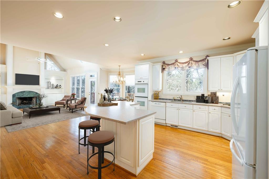 735 Orchard Point, Sandy Springs, Georgia 30350, 5 Bedrooms Bedrooms, ,4 BathroomsBathrooms,Residential,Sold,735 Orchard Point,7341727