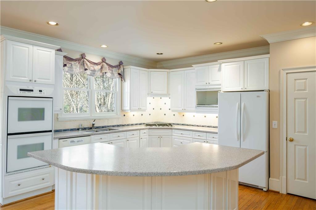 735 Orchard Point, Sandy Springs, Georgia 30350, 5 Bedrooms Bedrooms, ,4 BathroomsBathrooms,Residential,Sold,735 Orchard Point,7341727