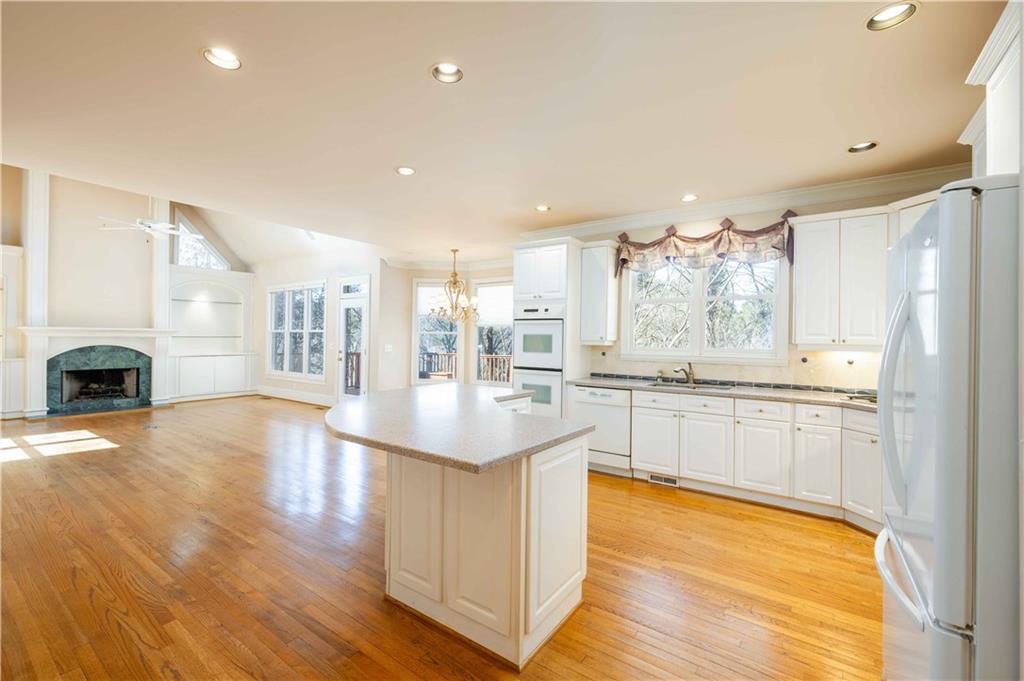 735 Orchard Point, Sandy Springs, Georgia 30350, 5 Bedrooms Bedrooms, ,4 BathroomsBathrooms,Residential,Sold,735 Orchard Point,7341727