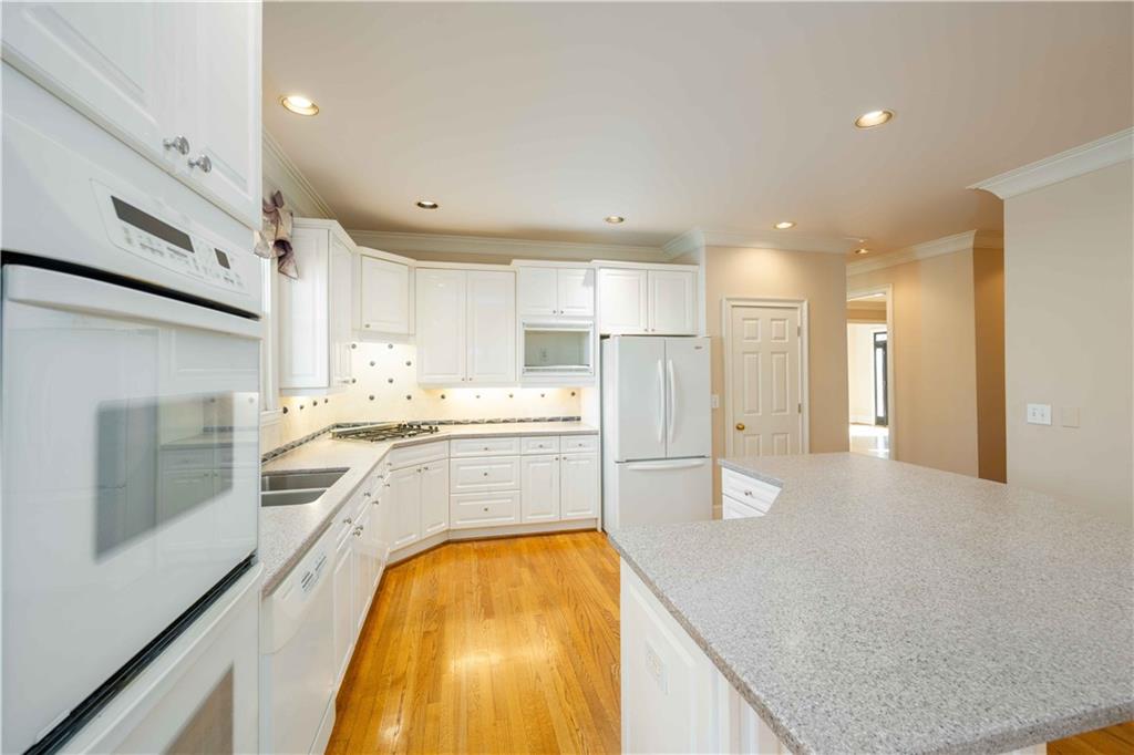 735 Orchard Point, Sandy Springs, Georgia 30350, 5 Bedrooms Bedrooms, ,4 BathroomsBathrooms,Residential,Sold,735 Orchard Point,7341727