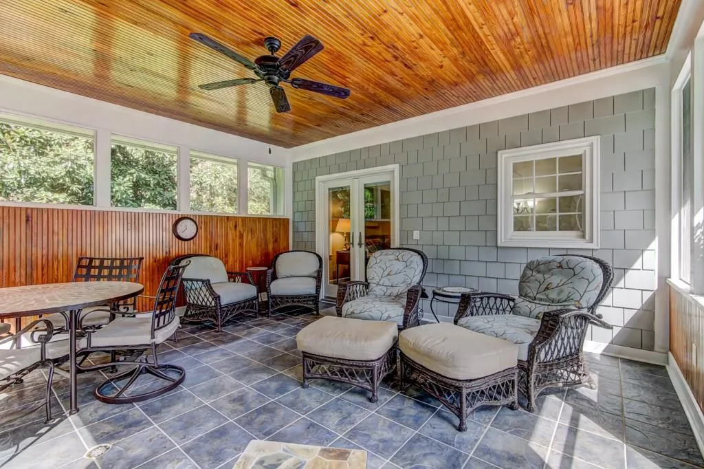 411 Carriage Drive, Sandy Springs, Georgia 30328, 2 Bedrooms Bedrooms, ,2 BathroomsBathrooms,Residential,Sold,411 Carriage Drive,6072328