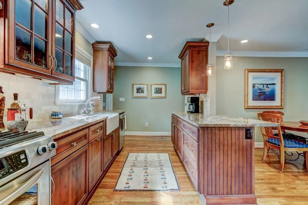 411 Carriage Drive, Sandy Springs, Georgia 30328, 2 Bedrooms Bedrooms, ,2 BathroomsBathrooms,Residential,Sold,411 Carriage Drive,6072328