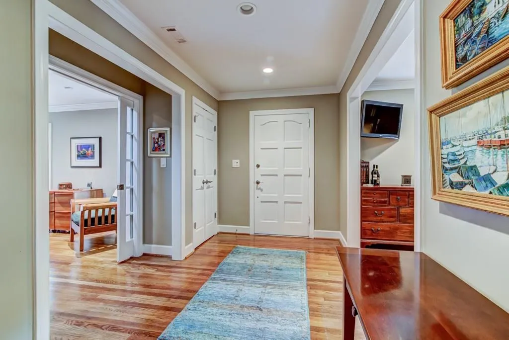 411 Carriage Drive, Sandy Springs, Georgia 30328, 2 Bedrooms Bedrooms, ,2 BathroomsBathrooms,Residential,Sold,411 Carriage Drive,6072328