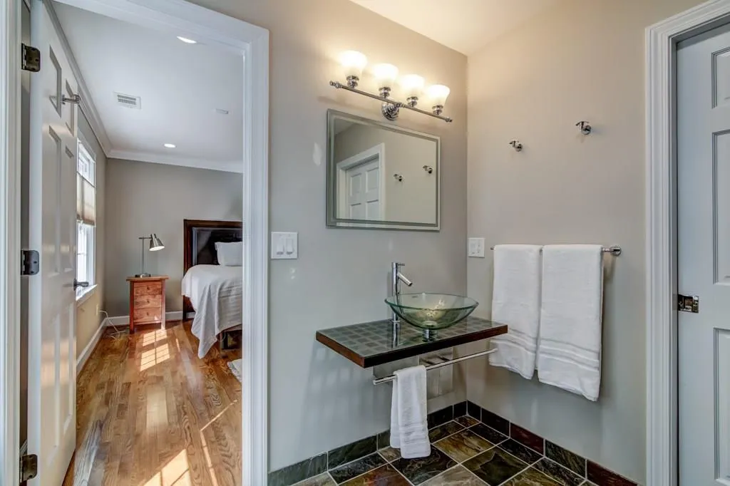 411 Carriage Drive, Sandy Springs, Georgia 30328, 2 Bedrooms Bedrooms, ,2 BathroomsBathrooms,Residential,Sold,411 Carriage Drive,6072328