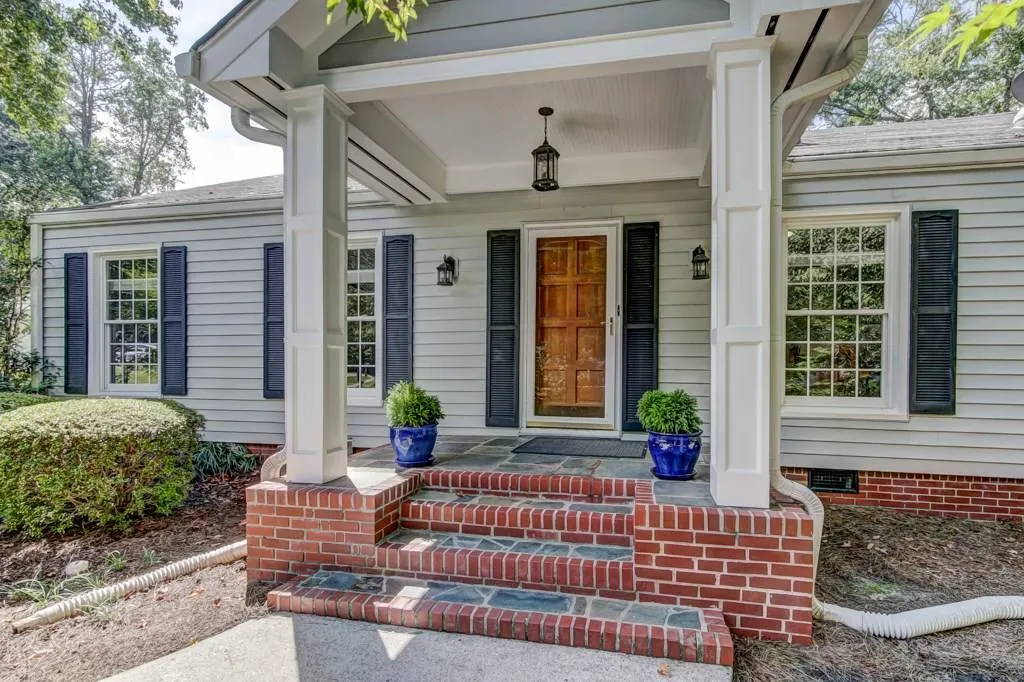 411 Carriage Drive, Sandy Springs, Georgia 30328, 2 Bedrooms Bedrooms, ,2 BathroomsBathrooms,Residential,Sold,411 Carriage Drive,6072328