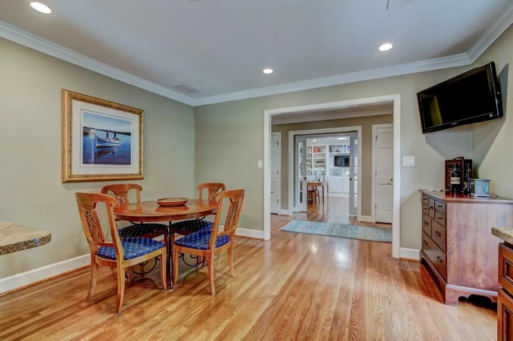 411 Carriage Drive, Sandy Springs, Georgia 30328, 2 Bedrooms Bedrooms, ,2 BathroomsBathrooms,Residential,Sold,411 Carriage Drive,6072328