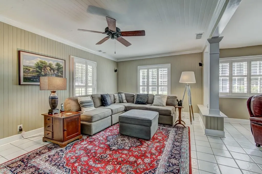 411 Carriage Drive, Sandy Springs, Georgia 30328, 2 Bedrooms Bedrooms, ,2 BathroomsBathrooms,Residential,Sold,411 Carriage Drive,6072328