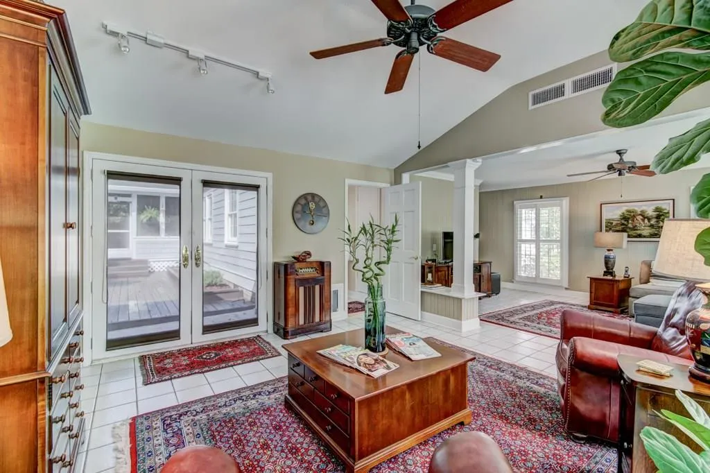 411 Carriage Drive, Sandy Springs, Georgia 30328, 2 Bedrooms Bedrooms, ,2 BathroomsBathrooms,Residential,Sold,411 Carriage Drive,6072328