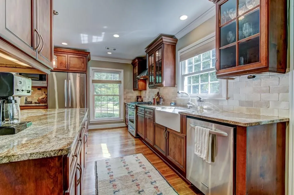 411 Carriage Drive, Sandy Springs, Georgia 30328, 2 Bedrooms Bedrooms, ,2 BathroomsBathrooms,Residential,Sold,411 Carriage Drive,6072328