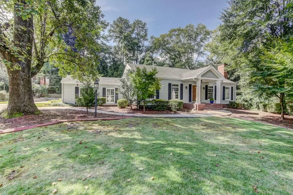 411 Carriage Drive, Sandy Springs, Georgia 30328, 2 Bedrooms Bedrooms, ,2 BathroomsBathrooms,Residential,Sold,411 Carriage Drive,6072328