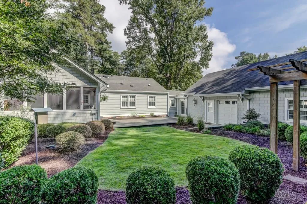 411 Carriage Drive, Sandy Springs, Georgia 30328, 2 Bedrooms Bedrooms, ,2 BathroomsBathrooms,Residential,Sold,411 Carriage Drive,6072328
