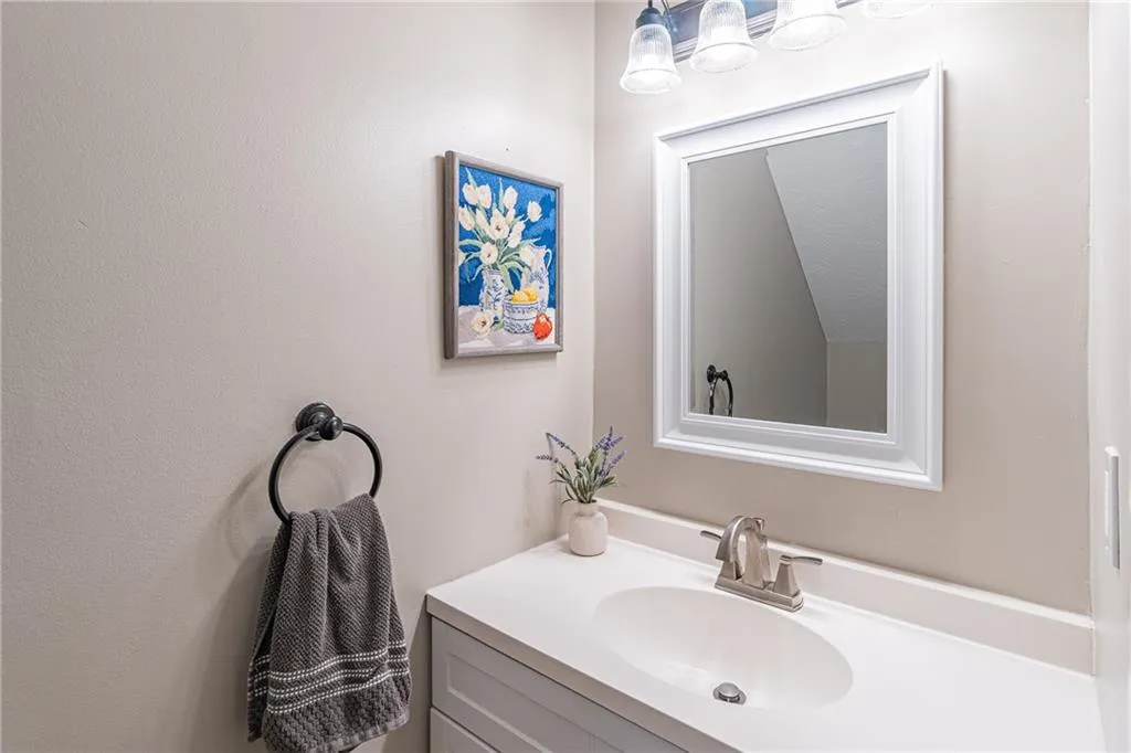 1304 Wedgewood Court, Atlanta, Georgia 30350, 2 Bedrooms Bedrooms, ,2 BathroomsBathrooms,Residential,Sold,1304 Wedgewood Court,7520039