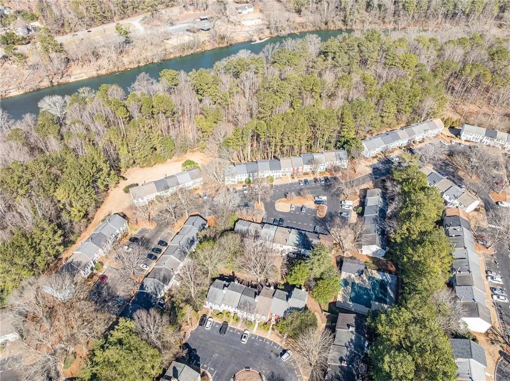 close to Chattahoochee River Parks