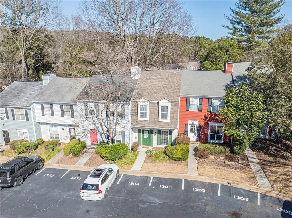 1304 Wedgewood Court, Atlanta, Georgia 30350, 2 Bedrooms Bedrooms, ,2 BathroomsBathrooms,Residential,Sold,1304 Wedgewood Court,7520039