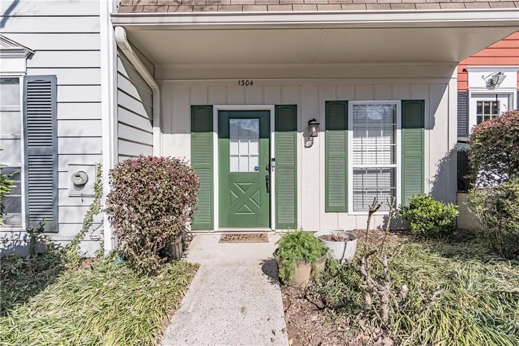 1304 Wedgewood Court, Atlanta, Georgia 30350, 2 Bedrooms Bedrooms, ,2 BathroomsBathrooms,Residential,Sold,1304 Wedgewood Court,7520039