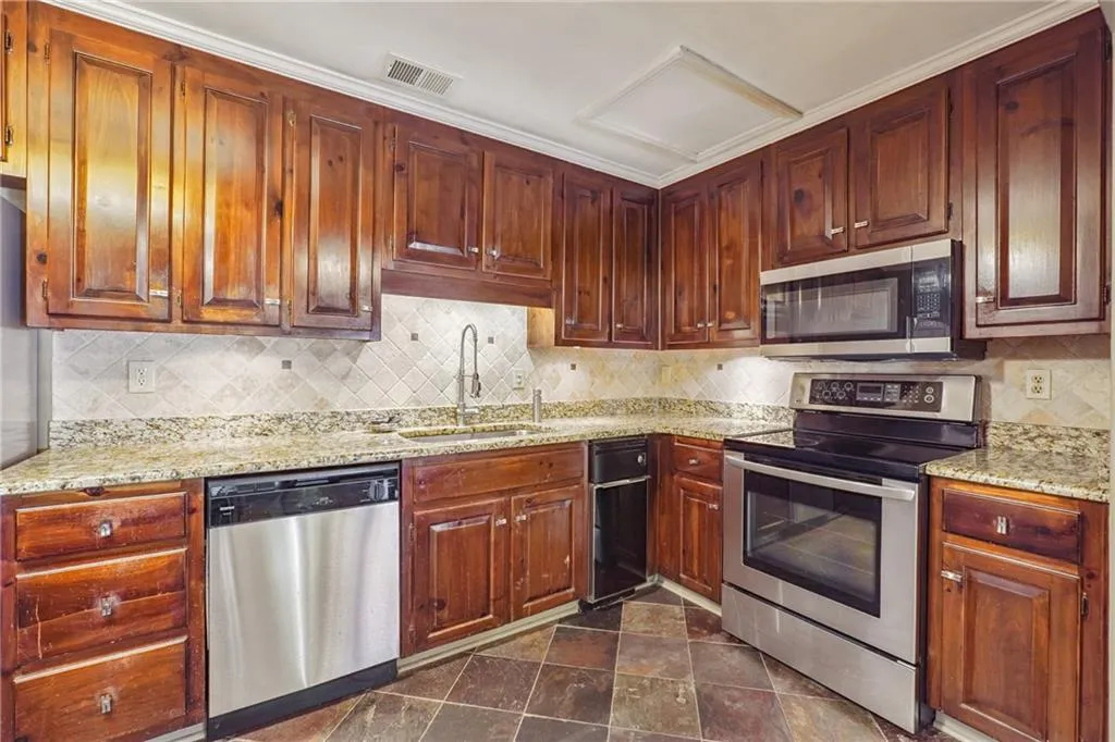 210 Towergate Place, Atlanta, Georgia 30350, 3 Bedrooms Bedrooms, ,2 BathroomsBathrooms,Residential,For Sale,210 Towergate Place,7647885