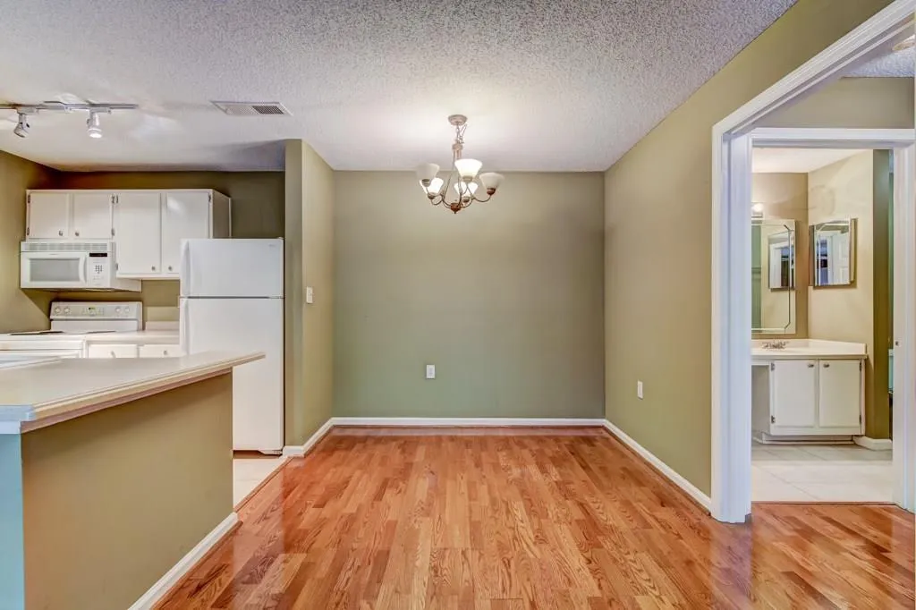 218 Granville Court, Sandy Springs, Georgia 30328, 1 Bedroom Bedrooms, ,1 BathroomBathrooms,Residential,Sold,218 Granville Court,6064787