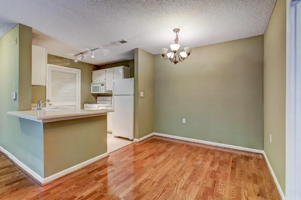 218 Granville Court, Sandy Springs, Georgia 30328, 1 Bedroom Bedrooms, ,1 BathroomBathrooms,Residential,Sold,218 Granville Court,6064787