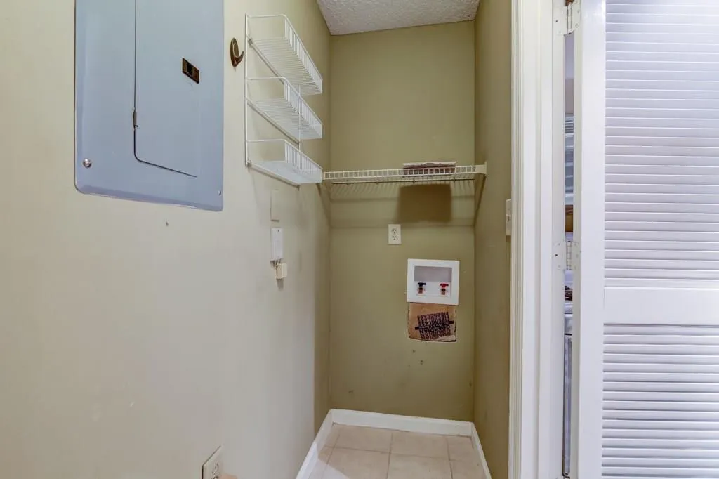 218 Granville Court, Sandy Springs, Georgia 30328, 1 Bedroom Bedrooms, ,1 BathroomBathrooms,Residential,Sold,218 Granville Court,6064787