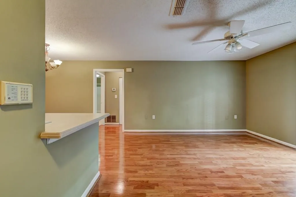 218 Granville Court, Sandy Springs, Georgia 30328, 1 Bedroom Bedrooms, ,1 BathroomBathrooms,Residential,Sold,218 Granville Court,6064787