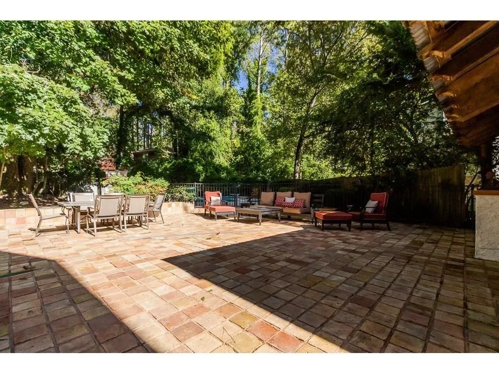 175 Colewood Way, Sandy Springs, Georgia 30328, 5 Bedrooms Bedrooms, ,4 BathroomsBathrooms,Residential,Sold,175 Colewood Way,6512880
