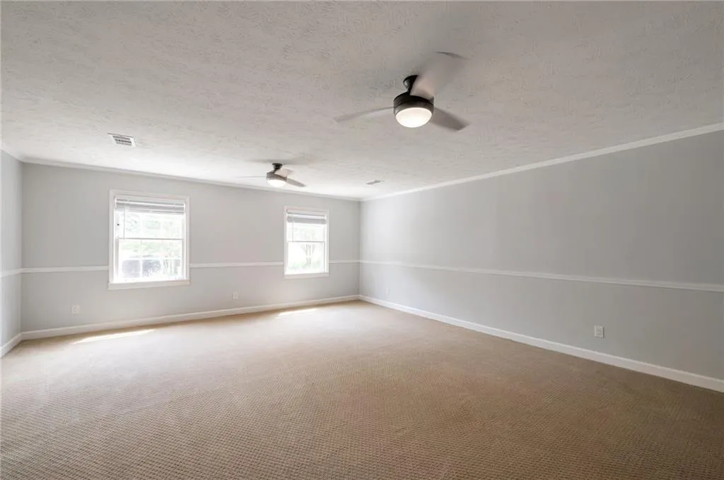 Upstairs bedroom,office, or hobby room