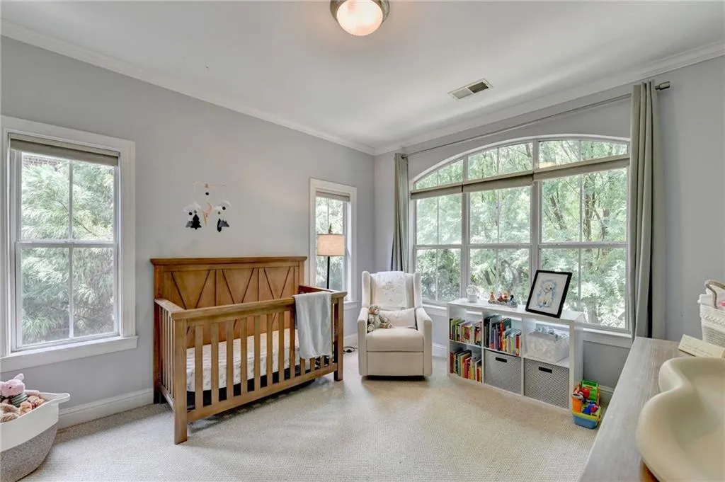 5438 Glenridge View, Atlanta, Georgia 30342, 3 Bedrooms Bedrooms, ,3 BathroomsBathrooms,Residential,Sold,5438 Glenridge View,7389690