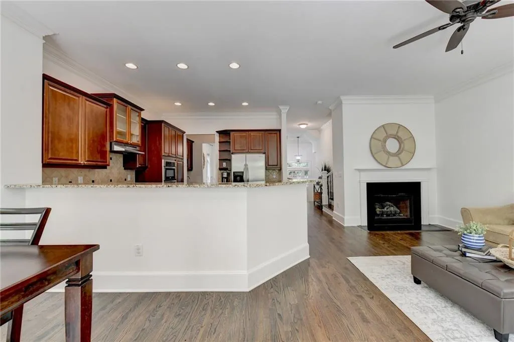 5438 Glenridge View, Atlanta, Georgia 30342, 3 Bedrooms Bedrooms, ,3 BathroomsBathrooms,Residential,Sold,5438 Glenridge View,7389690