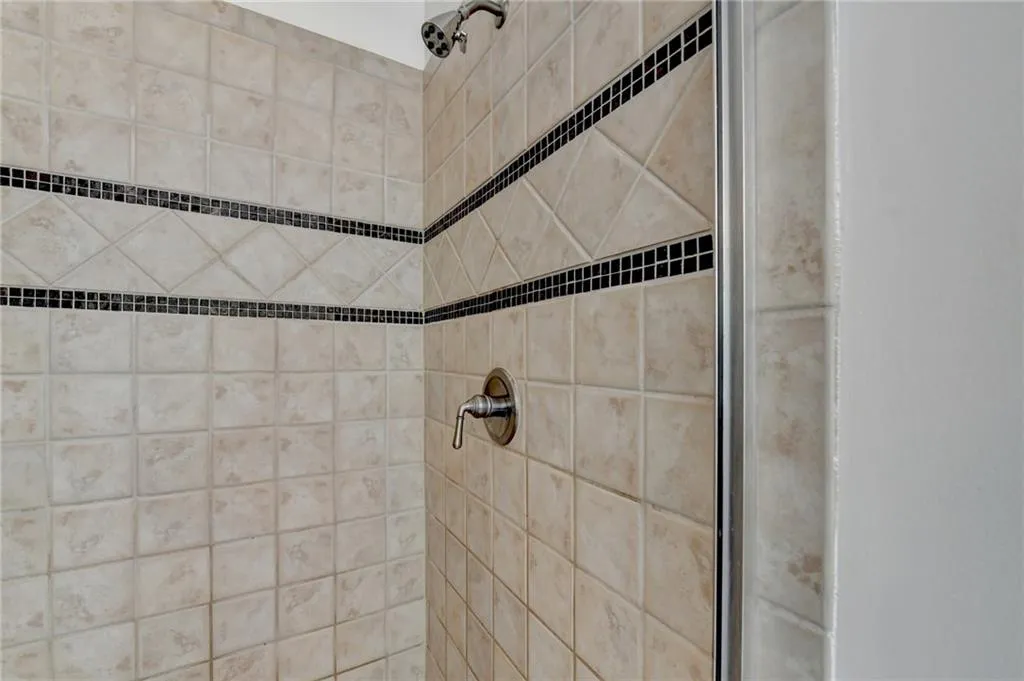 5438 Glenridge View, Atlanta, Georgia 30342, 3 Bedrooms Bedrooms, ,3 BathroomsBathrooms,Residential,Sold,5438 Glenridge View,7389690