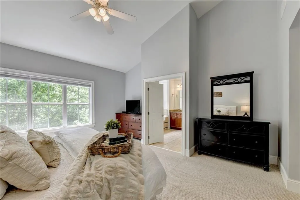 5438 Glenridge View, Atlanta, Georgia 30342, 3 Bedrooms Bedrooms, ,3 BathroomsBathrooms,Residential,Sold,5438 Glenridge View,7389690