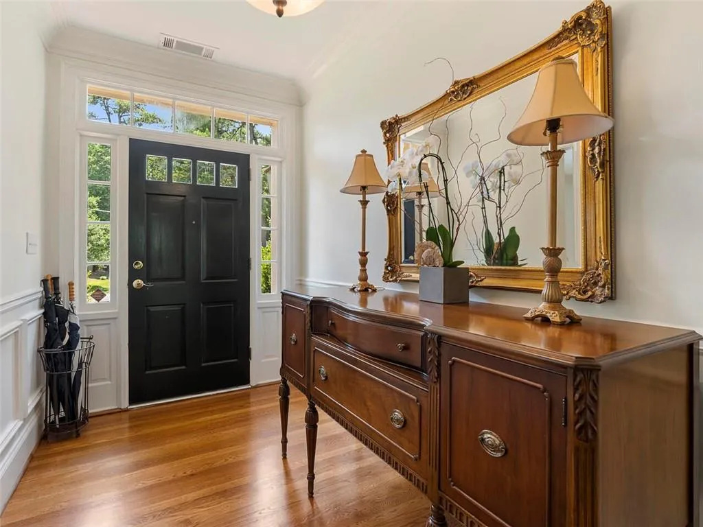 135 Forrest Lake Drive, Sandy Springs, Georgia 30327, 4 Bedrooms Bedrooms, ,3 BathroomsBathrooms,Residential,Sold,135 Forrest Lake Drive,7081938