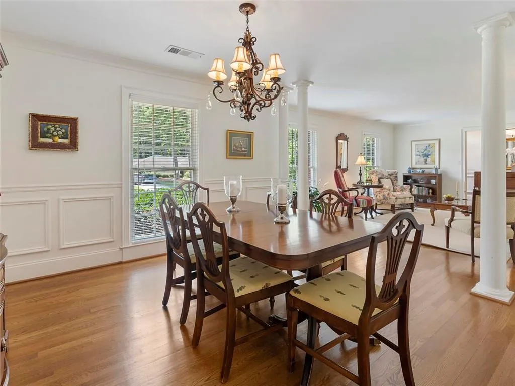135 Forrest Lake Drive, Sandy Springs, Georgia 30327, 4 Bedrooms Bedrooms, ,3 BathroomsBathrooms,Residential,Sold,135 Forrest Lake Drive,7081938
