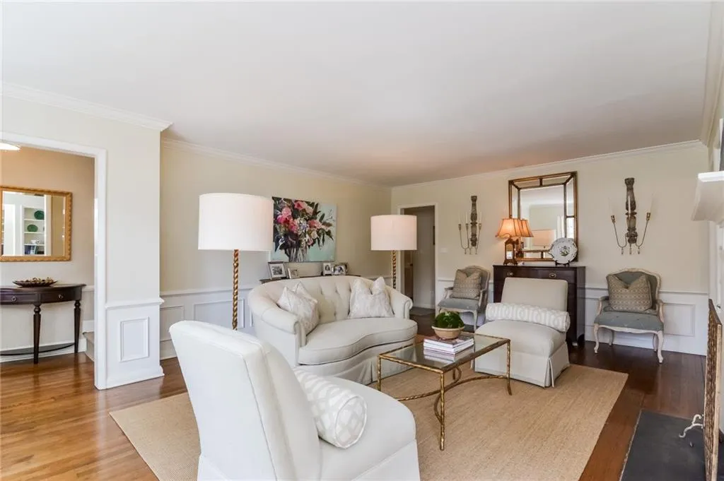 709 Woodward Way Nw, Atlanta, Georgia 30327, 4 Bedrooms Bedrooms, ,3 BathroomsBathrooms,Residential,Sold,709 Woodward Way Nw,5655141