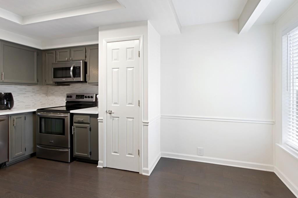 27 Dunwoody Springs Drive, Atlanta, Georgia 30328, 2 Bedrooms Bedrooms, ,2 BathroomsBathrooms,Residential,Sold,27 Dunwoody Springs Drive,7343889