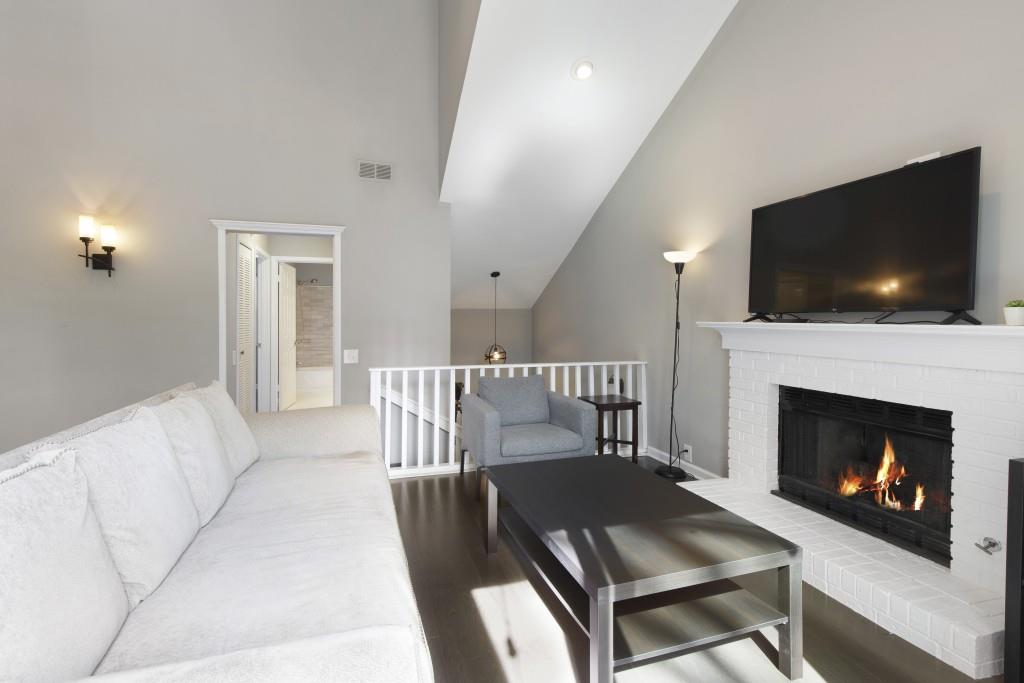 27 Dunwoody Springs Drive, Atlanta, Georgia 30328, 2 Bedrooms Bedrooms, ,2 BathroomsBathrooms,Residential,Sold,27 Dunwoody Springs Drive,7343889