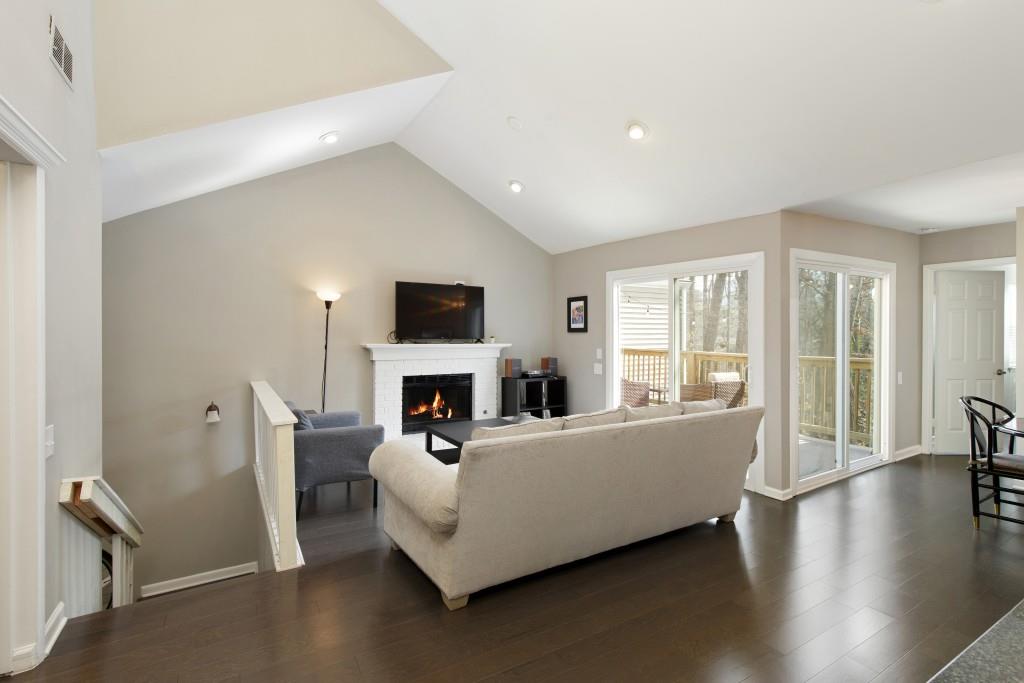 27 Dunwoody Springs Drive, Atlanta, Georgia 30328, 2 Bedrooms Bedrooms, ,2 BathroomsBathrooms,Residential,Sold,27 Dunwoody Springs Drive,7343889