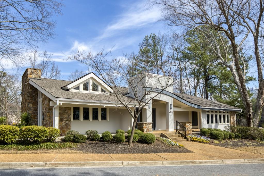 27 Dunwoody Springs Drive, Atlanta, Georgia 30328, 2 Bedrooms Bedrooms, ,2 BathroomsBathrooms,Residential,Sold,27 Dunwoody Springs Drive,7343889